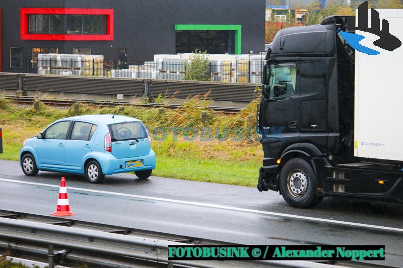 Bestuurder naar ziekenhuis na ongeval met vrachtwagen op de Rijksweg A15 bij Hardinxveld-Giessendam