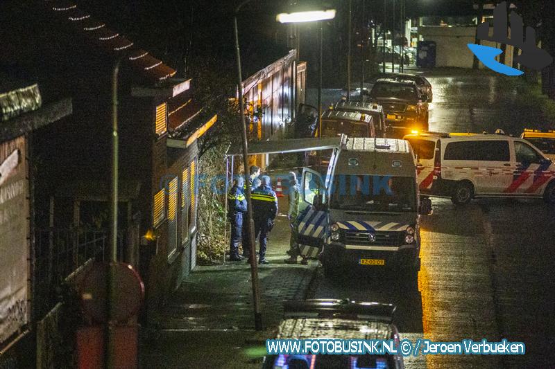 Explosieven Opruimingsdienst in actie na aantreffen van een explosief aan de Weeskinderdijk in Dordrecht