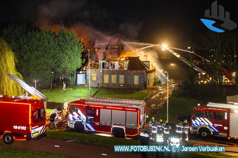 VIDEO - Zeer Grote Brand Aan De Lindtsebenedendijk In Zwijndrecht