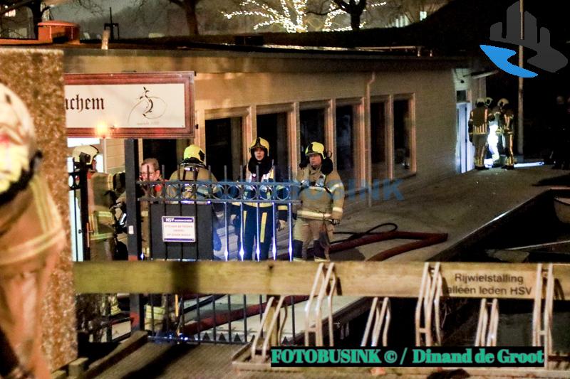 Zinkend schip aan de Paardenwater in Gorinchem