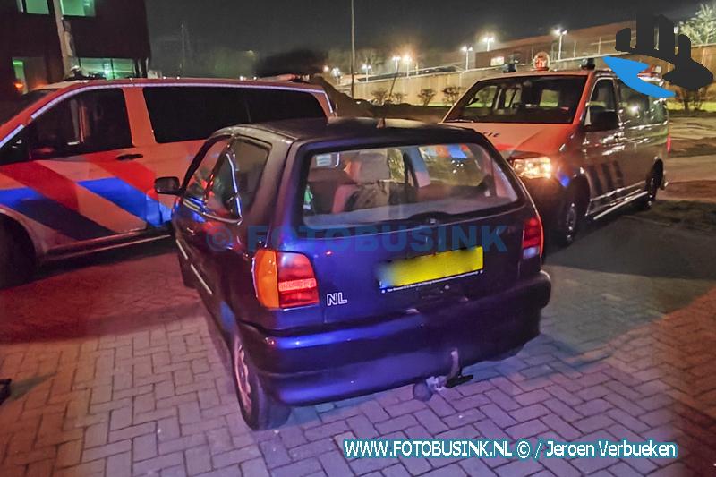 Politie neemt na ANPR-hit gesloten auto in beslag aan de Kerkeplaat in Dordrecht