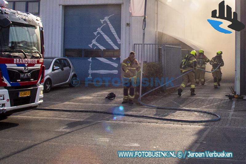 Grote brand in bedrijfspand aan de Daltonstrat in Dordrecht
