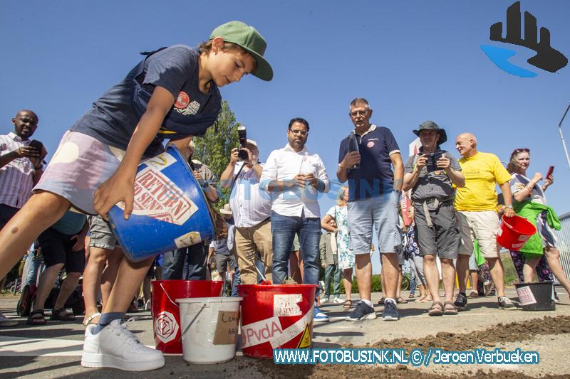 Protest bij Chemours PFAS fabriek in Dordrecht
