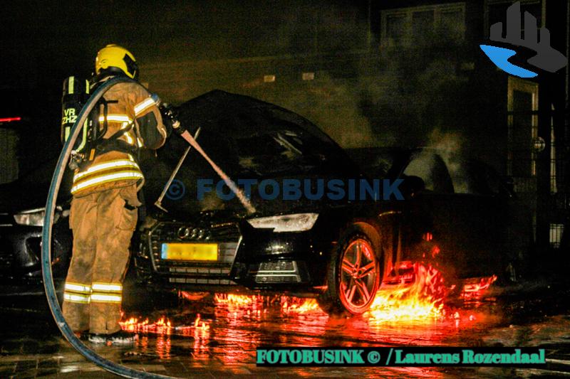 Auto verwoest door brand aan De Linie in Gorinchem