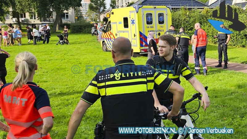 Traumahelikopter landt in Dordtse Wielwijkpark voor een te water geraakt kindje