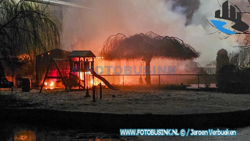 Grote brand aan het Westeinde in Oud-Alblas