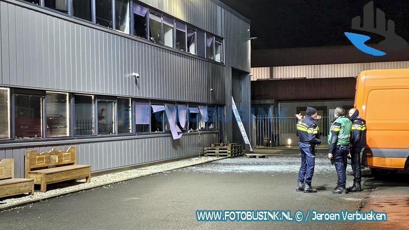 Explosie bij bedrijfspand aan de Vierlinghstraat in Dordrecht