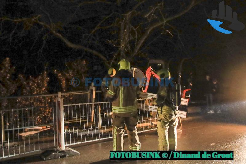 Kortsluiting veroorzaakt brand en een stroomstoring op het Westeinde in Oud-Alblas