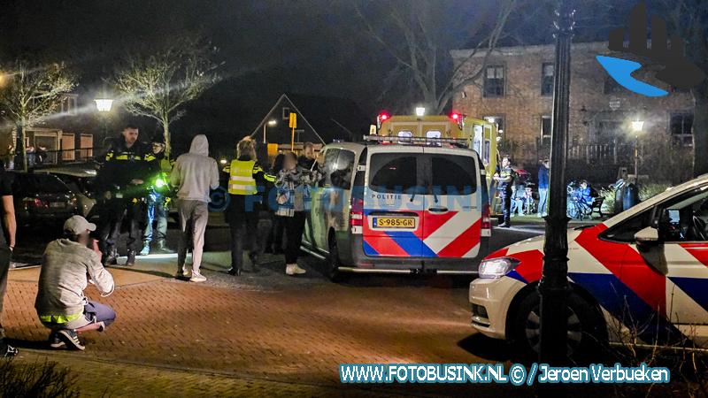 Steekpartij op plein voor kerk op het Kerkplein in Bleskensgraaf