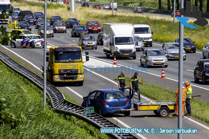 Ongeval op Rijksweg A16 bij Dordrecht met auto met aanhanger