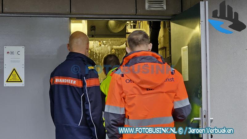 Flinke waterlekkage in HVC-ruimte onderin flat aan de Blaauwweg houd brandweer lange tijd bezig