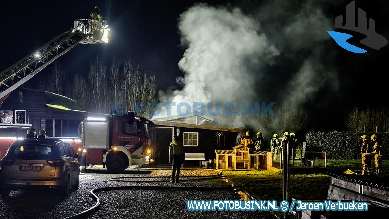 Uitslaande schuurbrand aan de Brandwijksedijk in Brandwijk