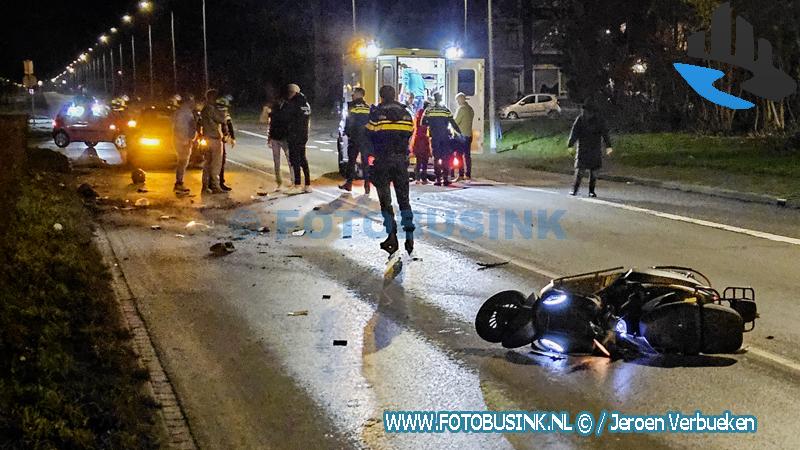 Scooterrijder gewond na ongeluk op de Baanhoekweg in Dordrecht, automobilist rijdt door