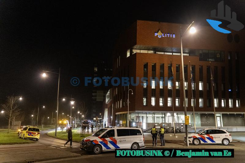 Hulpdiensten massaal opgeroepen voor brand op het politiebureau in Dordrecht