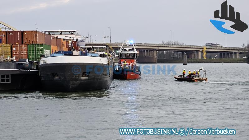 Hulpdiensten opgeroepen voor brand op een binnenvaartschip (tanker) op de Nieuwe-Merwede