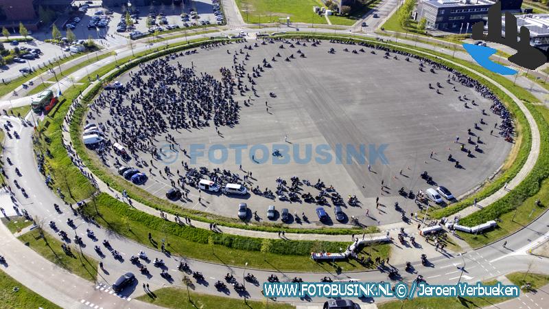 Honderden motoren tijdens Peringatan Ride Out in Dordrecht