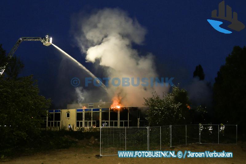 Uitslaande brand in slooppand aan de IJsbaan in Gorinchem