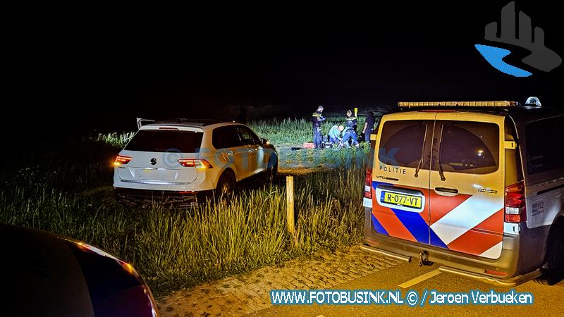 Ernstig ongeval met motor op de Landbouwweg in Dordrecht, Twee gewonden naar ziekenhuis