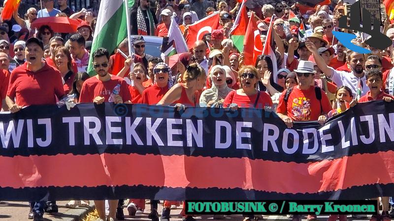 Honderden mensen lopen mee in Rode Lijn-demonstratie door Dordrecht