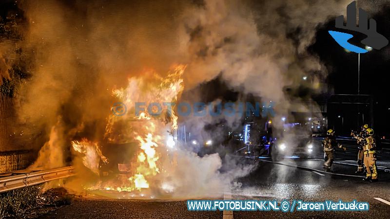 Bakwagen in lichterlaaie op A16 bij Hendrik-Ido-Ambacht