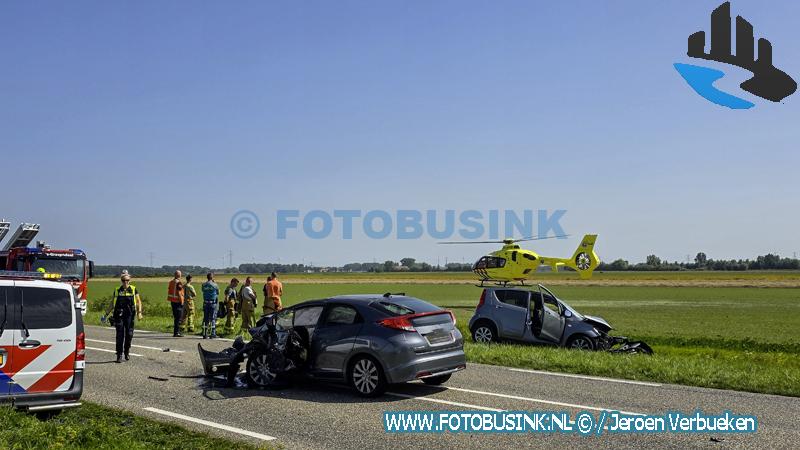 Twee zwaargewonden na frontale botsing op N217 bij ’s-Gravendeel