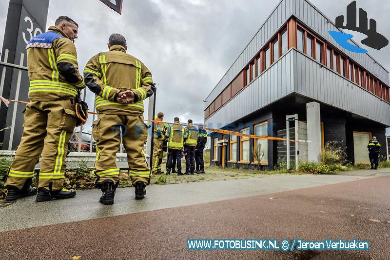 Chemische lucht zorgt voor onrust bij bedrijfspand in Dordrecht