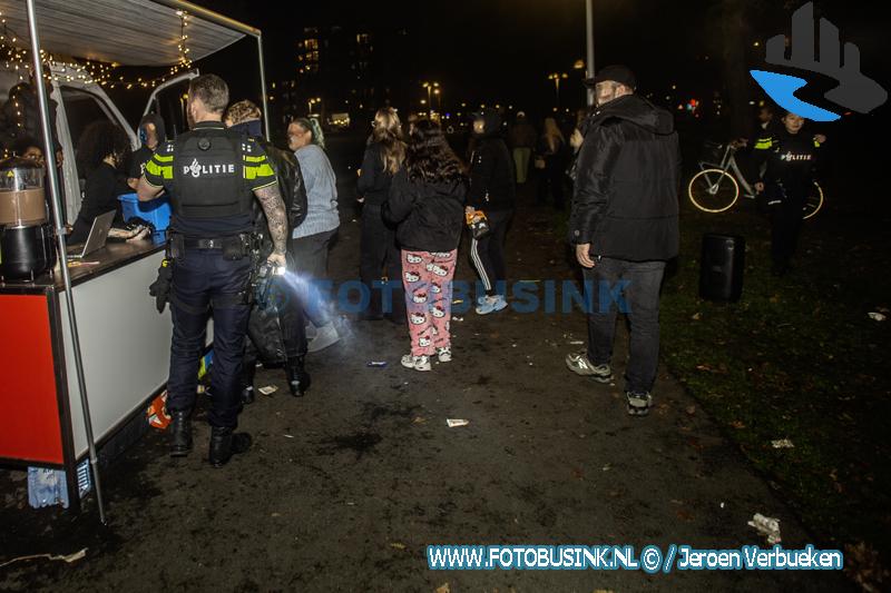 Halloweenfeest in Dordtse Weizigtpark beëindigd  na melding man met vuurwapen