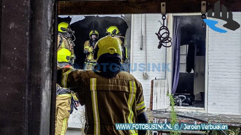 Woning zwaar beschadigd door brand aan Jacob Catstraat in Dordrecht