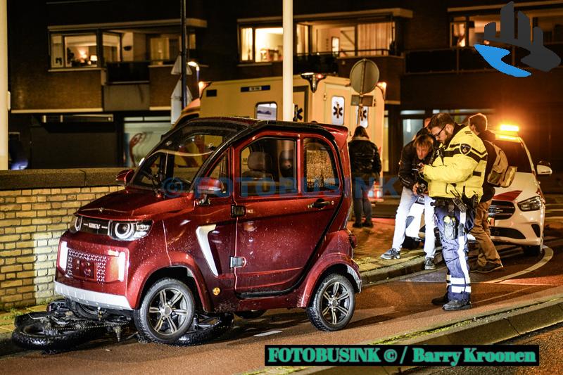 Frontale botsing tussen fatbike en gehandicaptenvoertuig op Dam in Alblasserdam