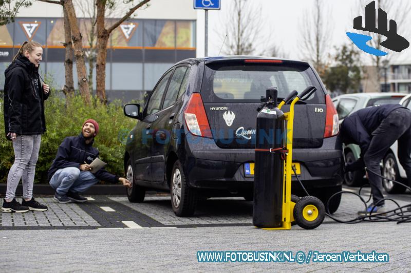 Autobanden oppompactie bij winkelcentrum Walburg in Zwijndrecht groot succes