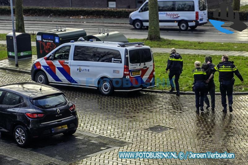 Man aangehouden met hamer en mes in flat aan de Blaauwweg in Dordrecht