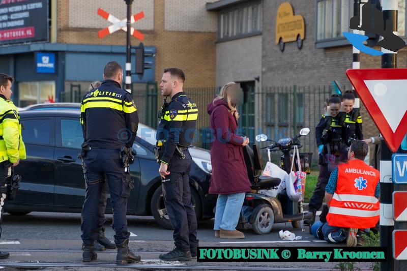 Scootmobiel bestuurster gewond na aanrijding in Dordrecht