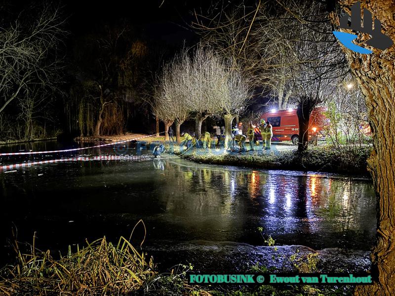 Hulpdiensten met spoed ingezet voor persoon te water in Sliedrecht