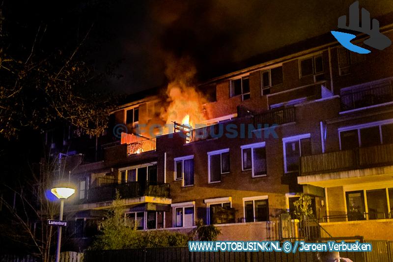 Uitslaande woningbrand op de Slangenburg in Dordrecht