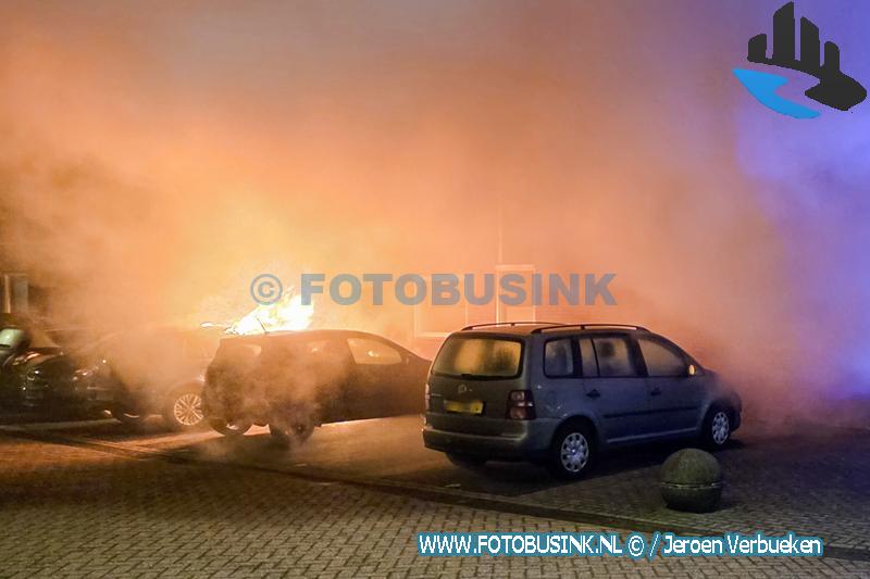 Drie auto’s verwoest door brand in Papendrecht
