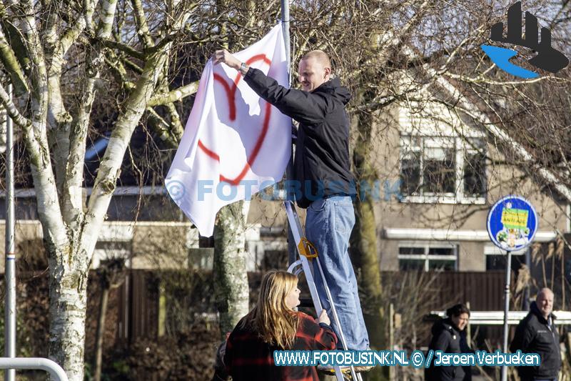 Tegendemonstratie ‘Liefde boven haat’ tegen komst AZC in Nieuw-Lekkerland