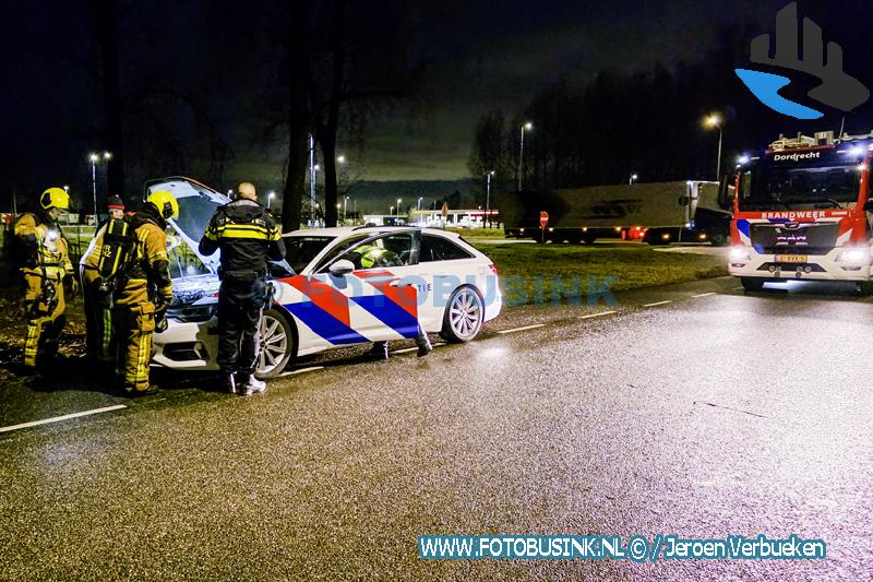 Video – Brandweer opgeroepen voor politiewagen in brand op de Beerpolderweg in Dordrecht