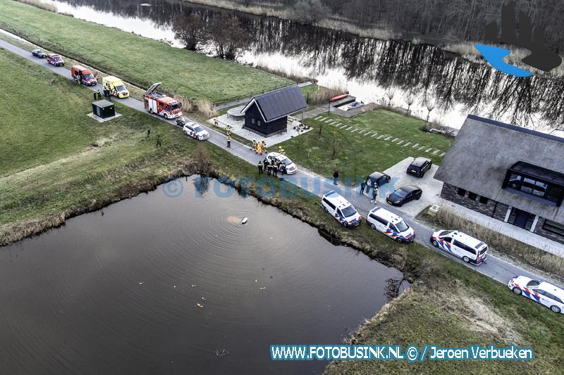 Verdachte raakt na achtervolging met auto te water en wordt getaserd in Alblasserdam