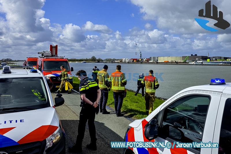 Grote zoektocht naar drenkeling in rivier De Lek bij Streefkerk
